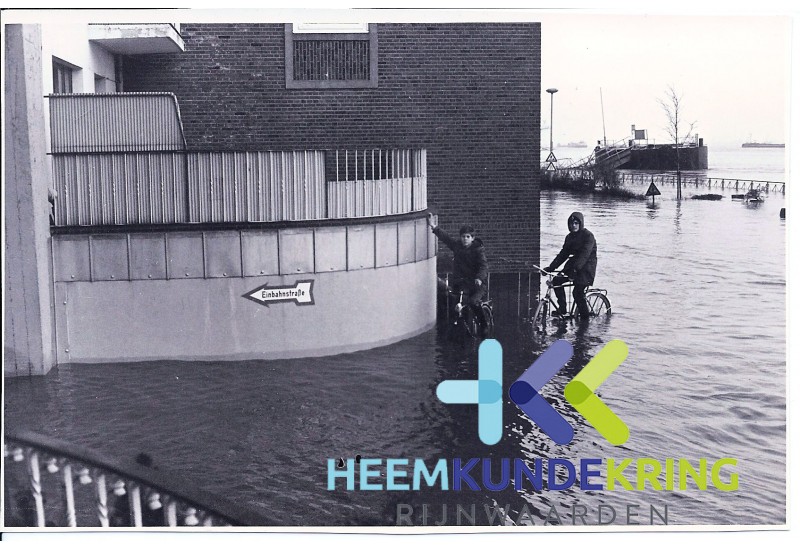 Emmerich 1969-1970 Hoogwater Rijn promenade(3)